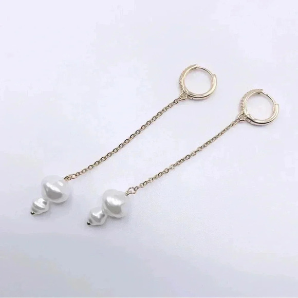 LONG Dangle Earrings with Pearl | Gold plated | Pearl Earrings - Picture 2 of 3